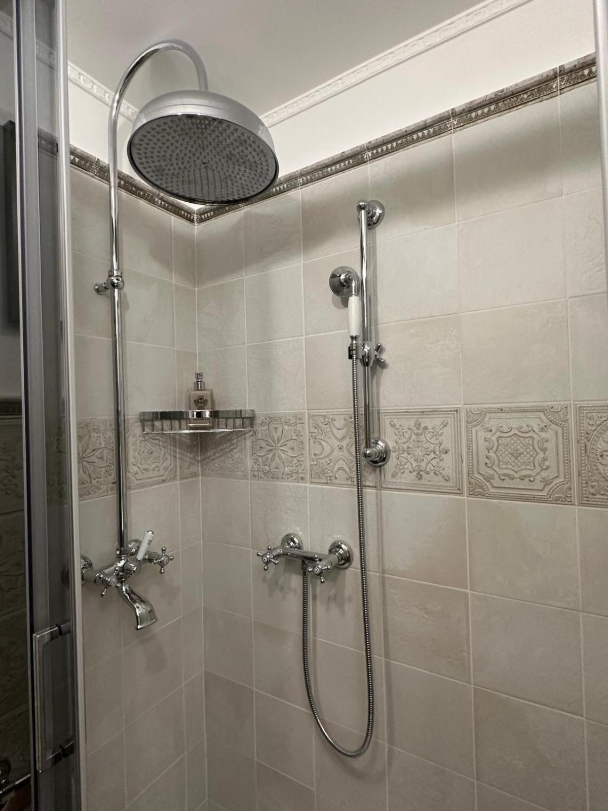 מלון Regal House Anzio Manetti 16 מראה חיצוני תמונה